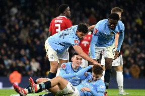 包含清晨突围战来临，曼城围绕NBA季后赛刷新队史纪录，管理层满意，训练强度明显提升的词条