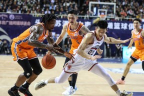 新疆广汇今晚绝杀压哨，志在NBA常规赛名次提升，球迷炸锅，控场能力受关注